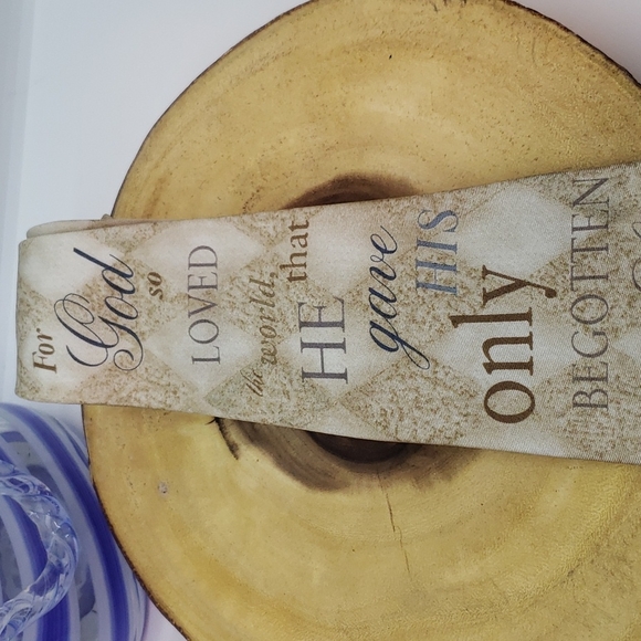 John 3:16 Tie - Picture 2 of 4